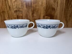 Vintage Pyrex Old Town Blue Onion 1410 Coffee Tea Cups Set of 2 Milk Glass USA